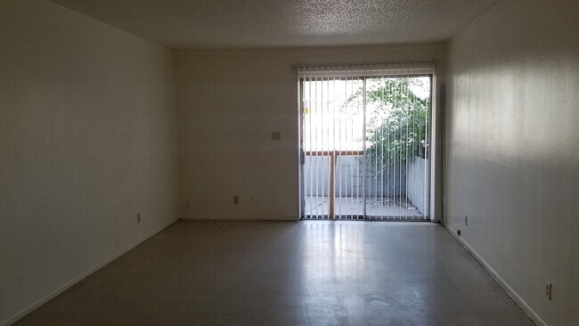 Foto del edificio - 913 E Spence Ave