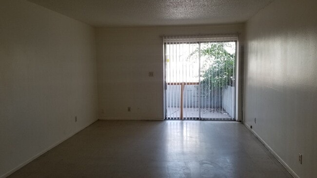 Photo - 913 E Spence Ave Apartment