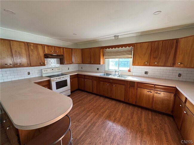 Foto del edificio - 2221 Mott Rd