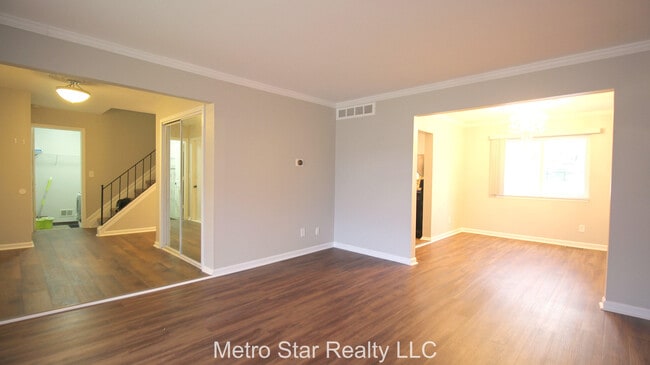 Building Photo - 1553 Lakewood Dr