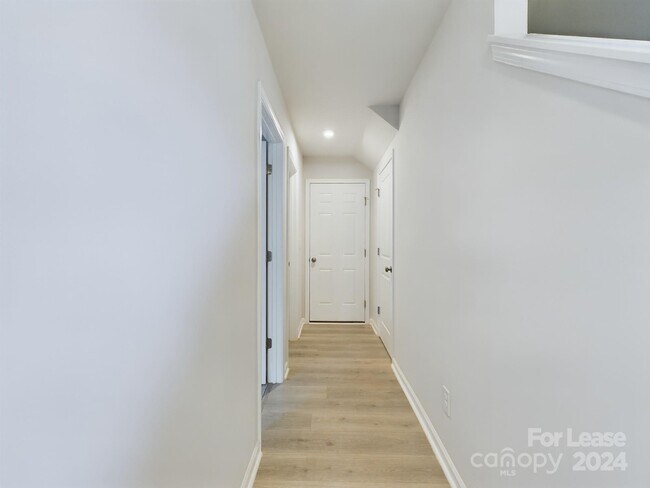 Building Photo - 2342 Donnelly Hls Ln