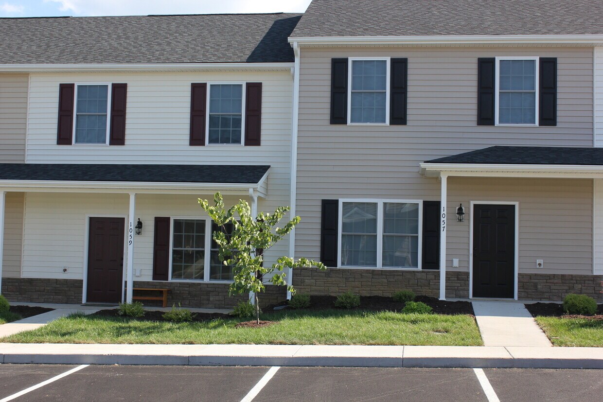 Primary Photo - Townhouse for Rent in Wellington Park