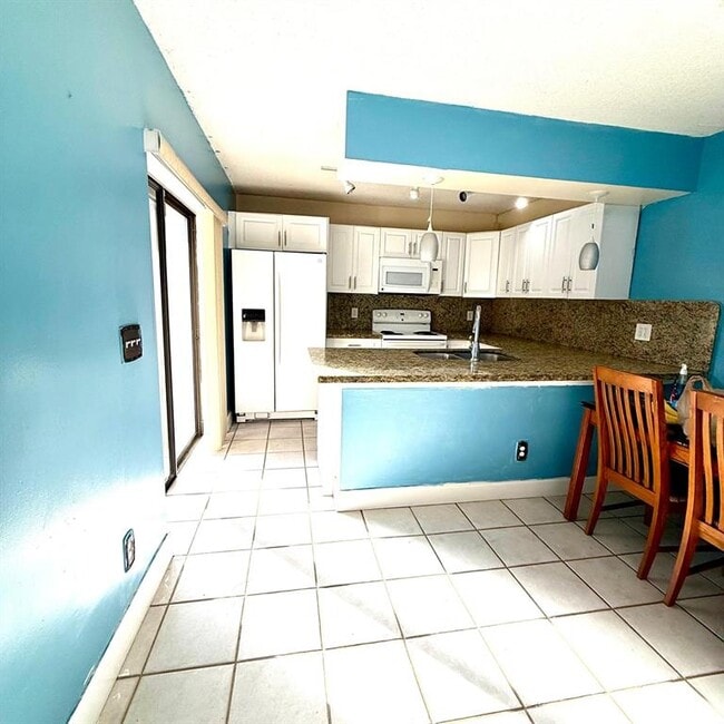 Building Photo - 8466 S Coral Cir