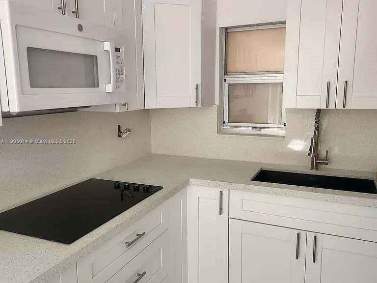 Foto principal - 6090 W Flagler St