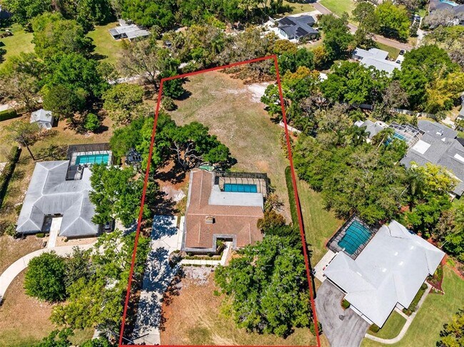 Foto del edificio - 2111 Paddock Cir