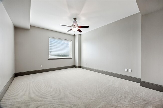 Building Photo - 9870 Gaylord Dr