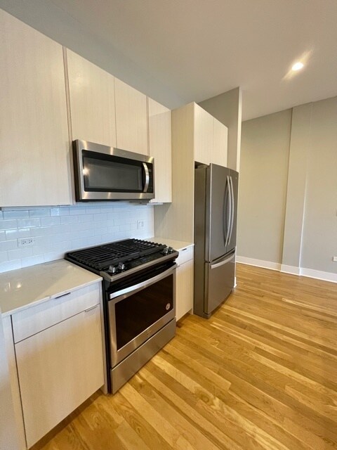 Foto del edificio - 4555 N Ravenswood Ave