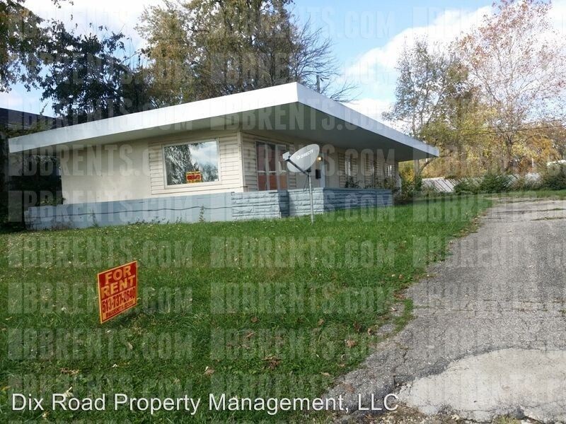 Primary Photo - 3 br, 1 bath House - 2915 Campus Drive,