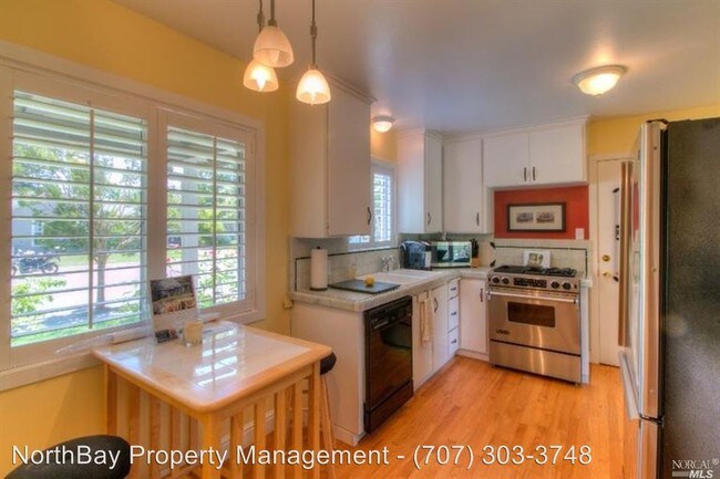 Building Photo - 2817 Claremont Dr