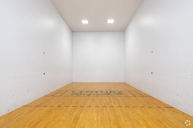 Indoor Sport Court - Green Acres Apartments