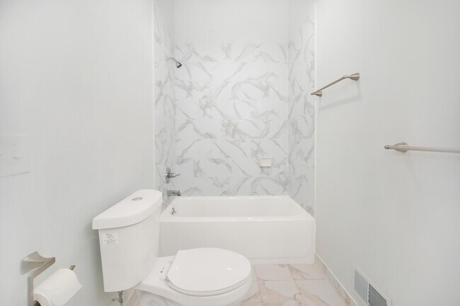 Foto del edificio - 470 Brainard St
