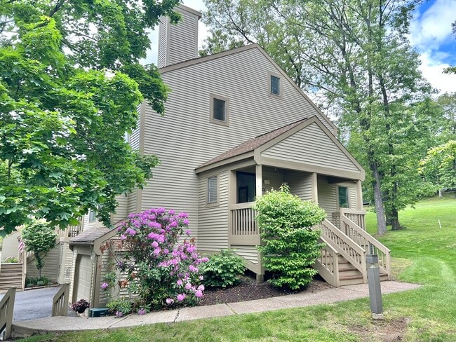 Building Photo - 17 Ashford Dr