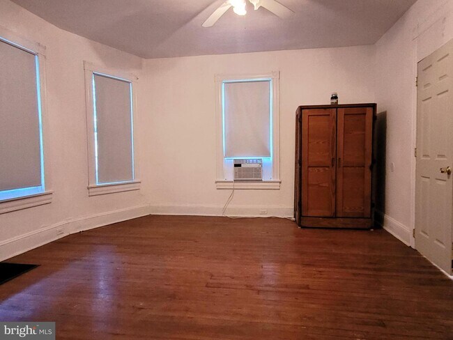 Foto del edificio - 222 N Bradford St