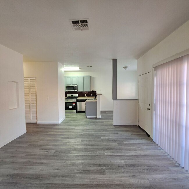 Foto del edificio - 4730 E Craig Rd
