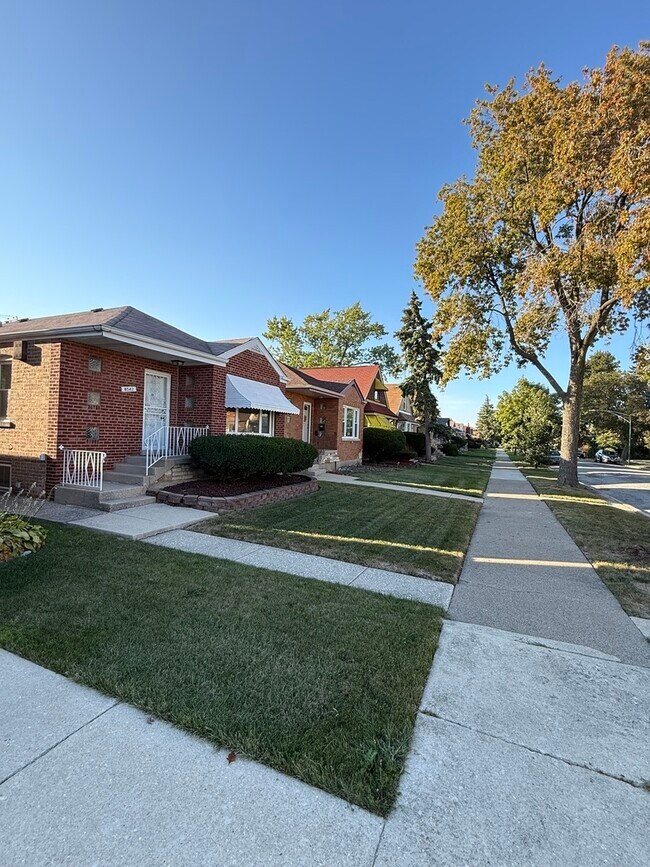 Foto del edificio - 8542 S Winchester Ave