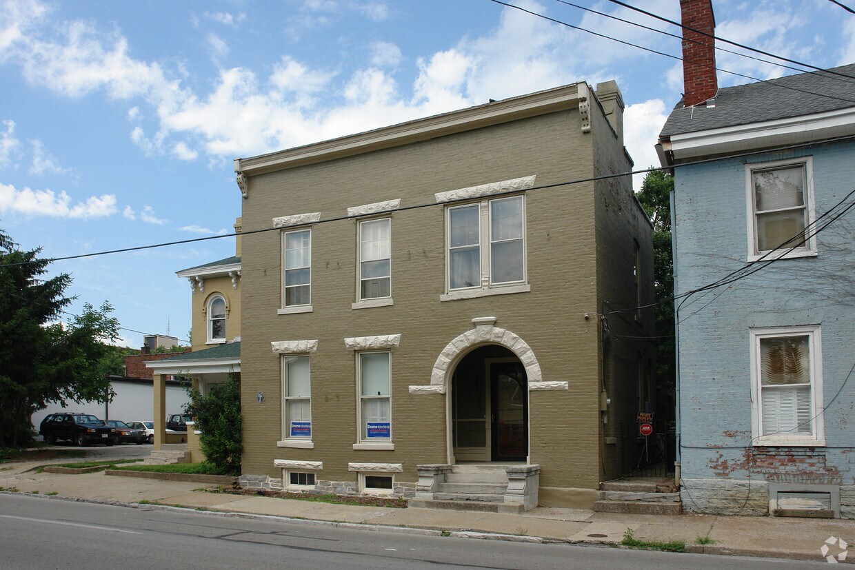 Building Photo - 579 W Short St