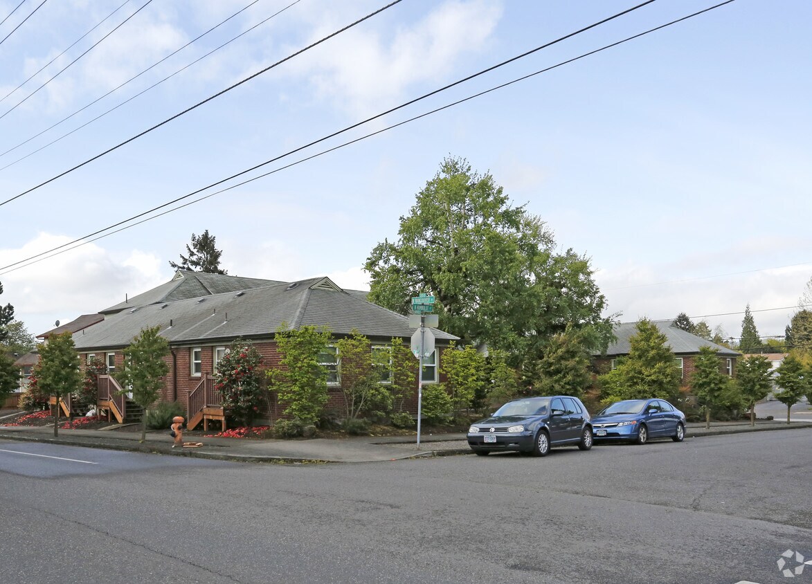 220 N Humboldt St, Portland, OR 97217 Apartments in Portland, OR