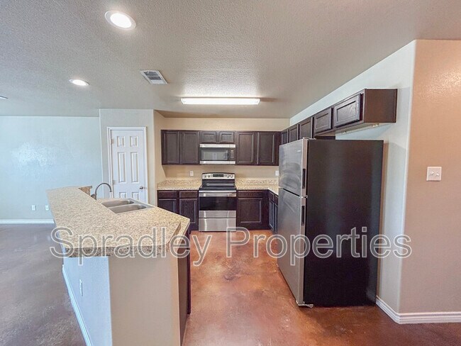 Building Photo - 652 Laila Ln