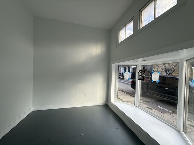 Building Photo - fgu1301