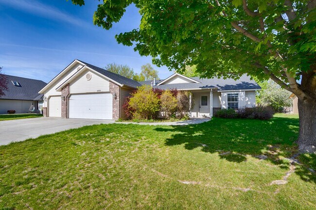 Building Photo - Remodeled Boise home with 4 bedrooms