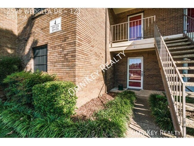 Building Photo - 2505 Wedglea Dr