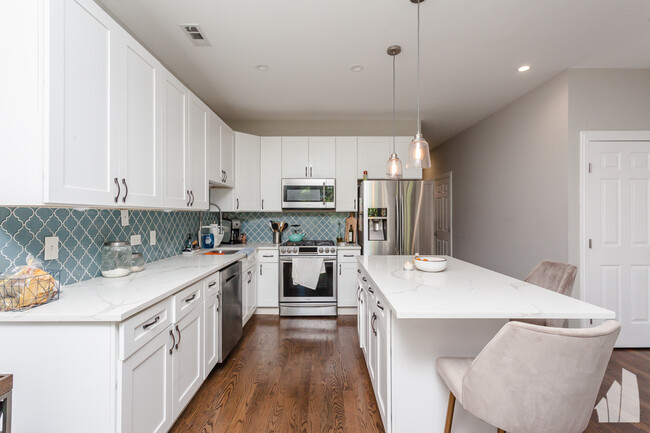 Foto del edificio - 857 W Wrightwood Ave