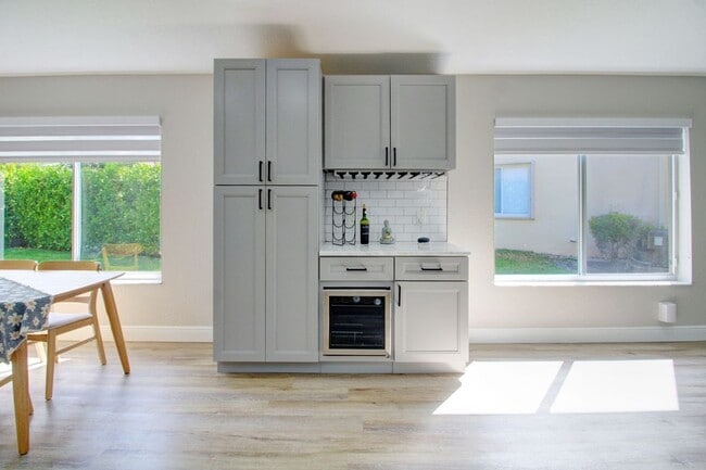 Foto del edificio - 1025 Bamboo Ln