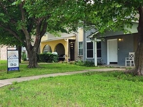 Building Photo - 7182 Hickory St