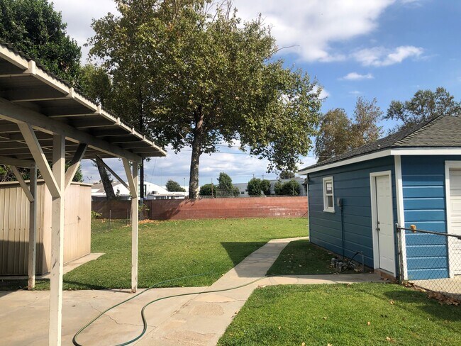 Foto del edificio - 10828 Montecito Dr