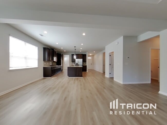 Foto del edificio - 7582 Crawford Ct