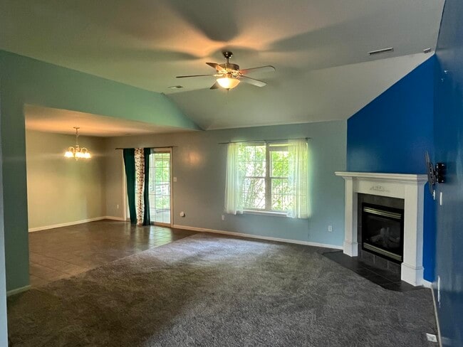 Building Photo - 3806 Snow Leopard Dr