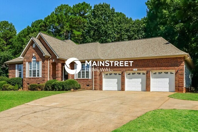 Foto del edificio - 3 Bedroom Pet-Friendly Home in MOORESVILLE, NC with Main Street Renewal