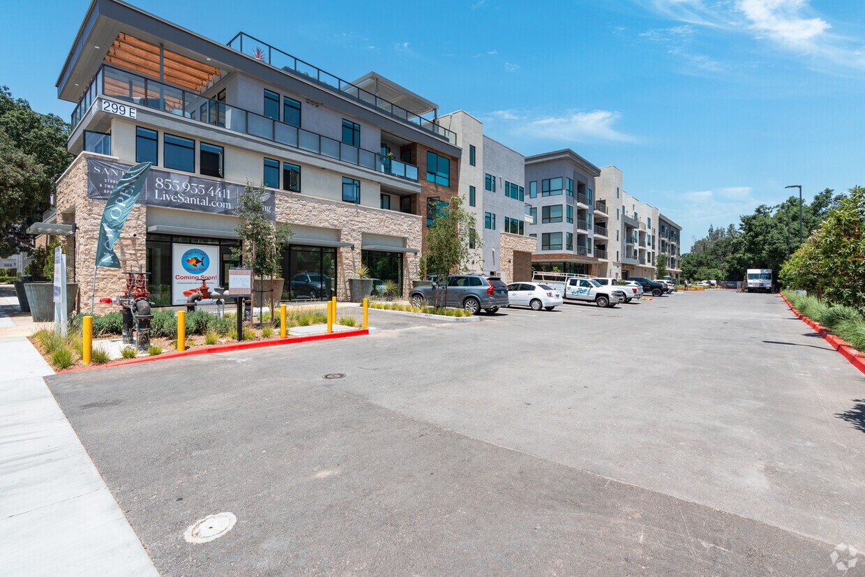 Santal Thousand Oaks Apartments in Thousand Oaks, CA