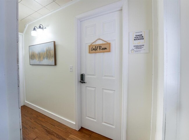 Building Photo - 714 E Jefferson St