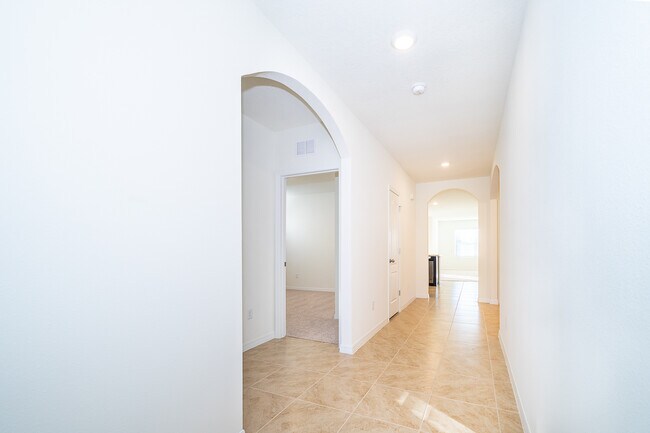 Building Photo - 1391 Fox Squirrel Dr