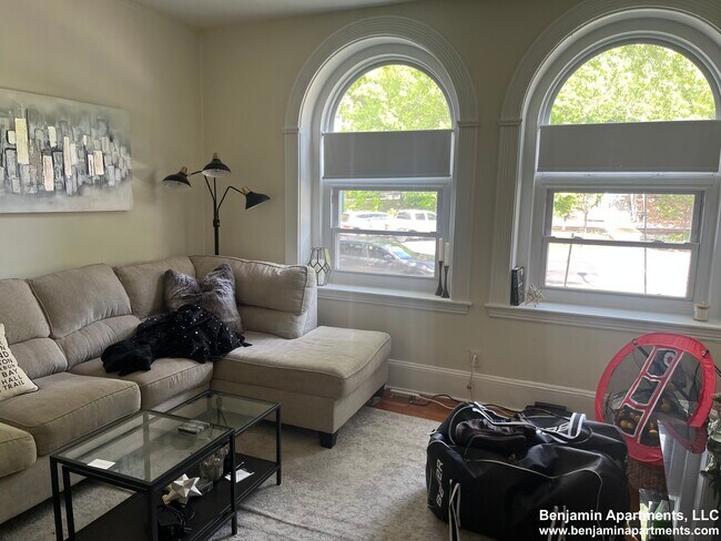 Foto del edificio - 1581 Beacon St