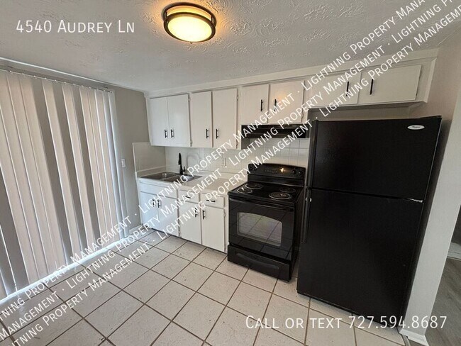Foto del edificio - 4540 Audrey Ln
