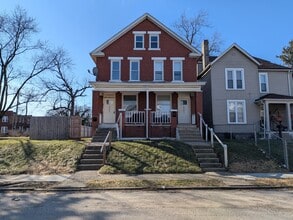 Building Photo - 1005 Oakwood Ave