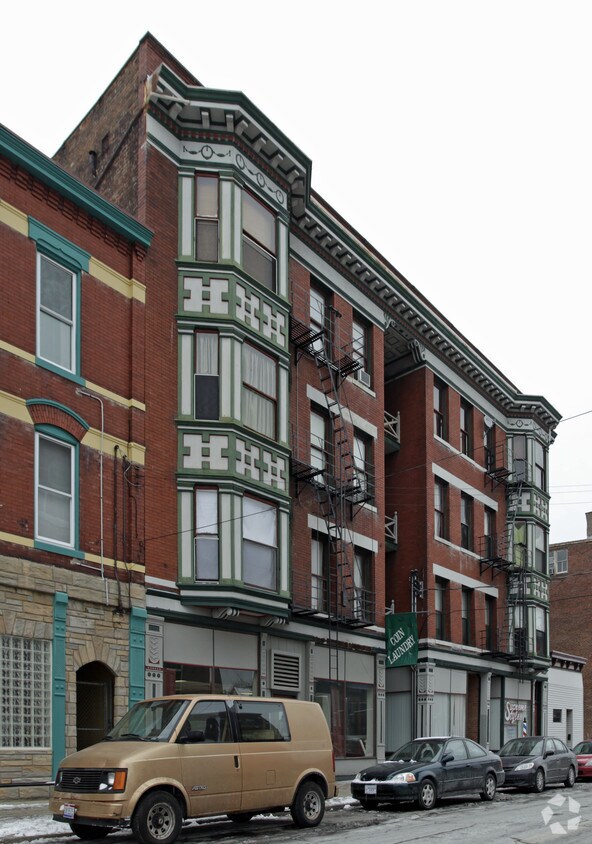Foto del edificio - 1622-1626 Chase Ave