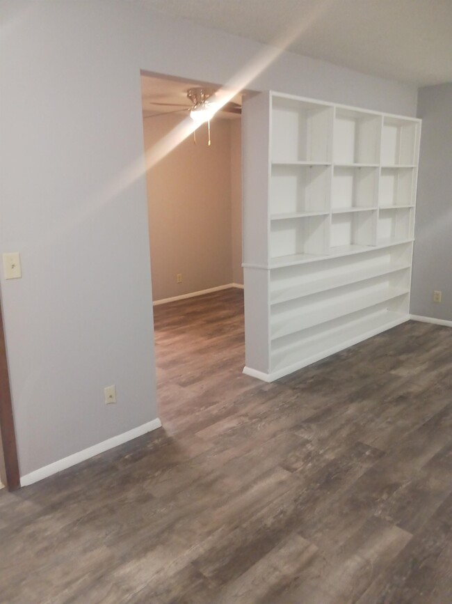 Building Photo - 2727 N Amidon Ave