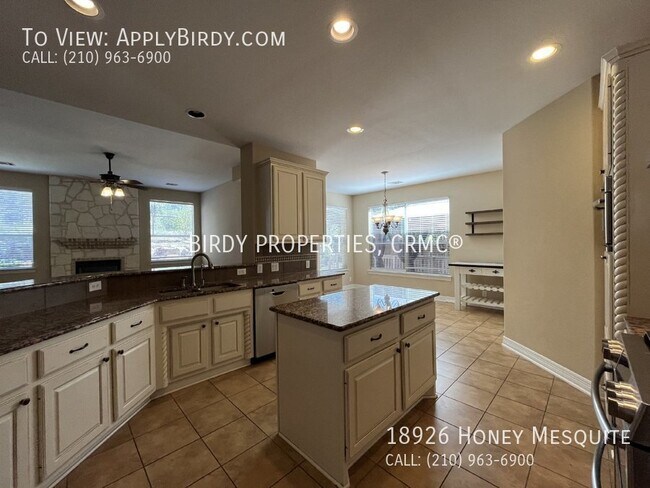 Building Photo - **2 Story, 5 Bed, 4 Bath Home Located Near...