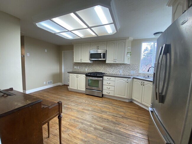 Building Photo - 1226 N 1500 W