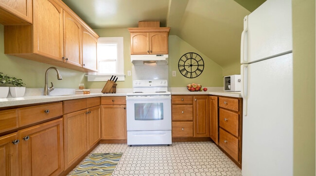 Kitchen - 2269 San Antonio Ave