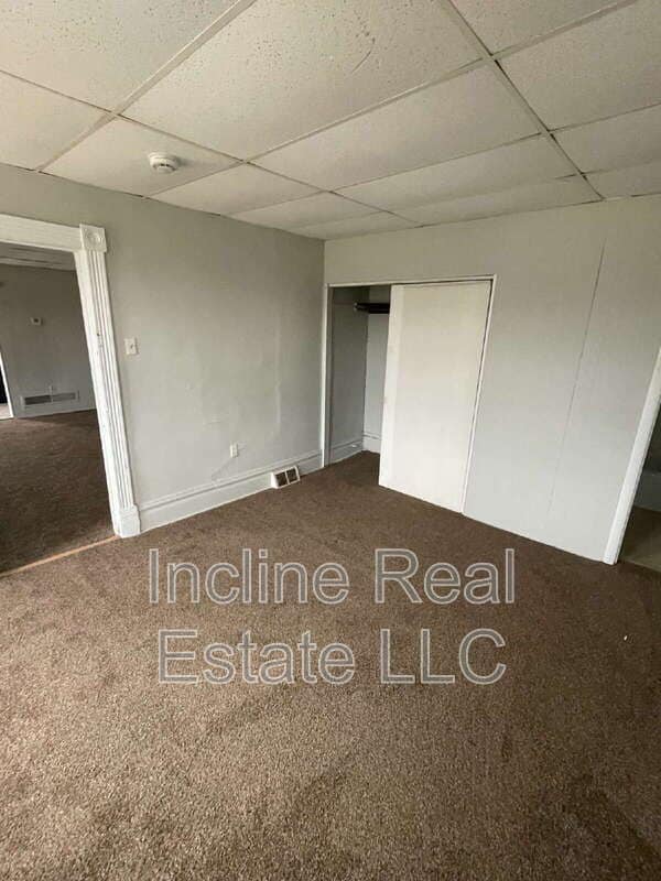 Building Photo - 118 Maple Ave