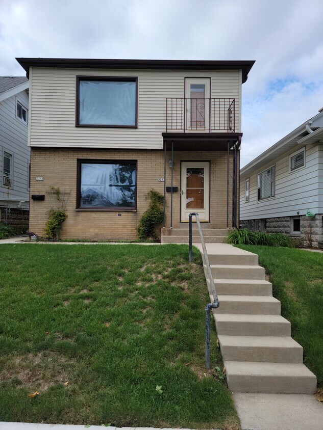 2245 S 59th St, West Allis, WI 53219 Townhome Rentals in West Allis