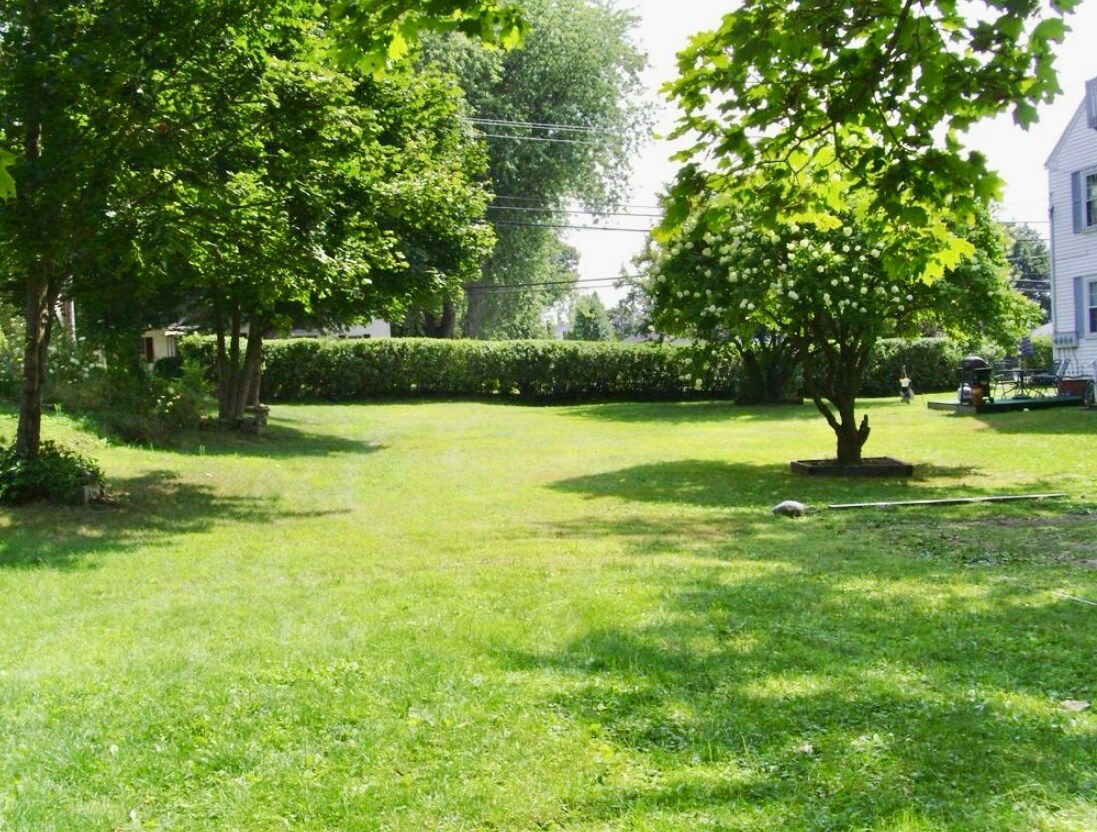 Foto del edificio - 111 Stark Ave