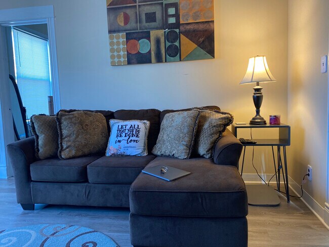 Foto del edificio - 12629 Maple Ave