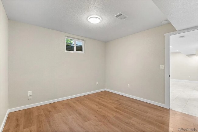 Foto del edificio - 10821 Larry Dr