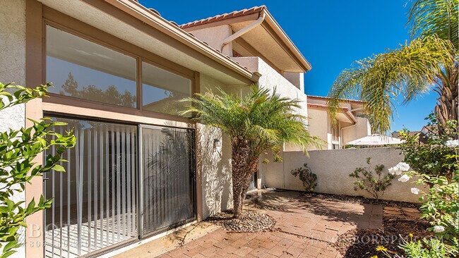 Building Photo - 3724 San Vincente Ct