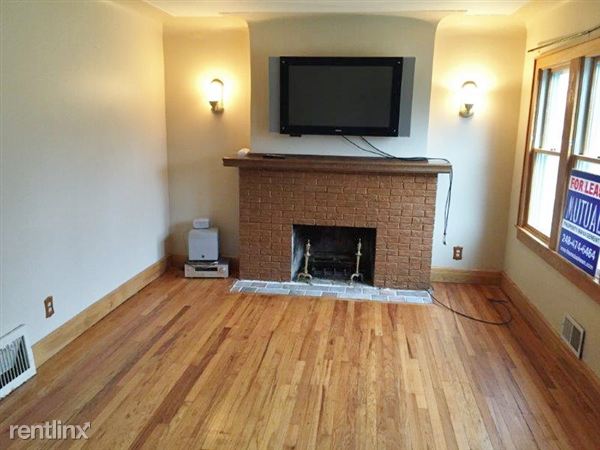 Building Photo - 1260 Desiax Ave